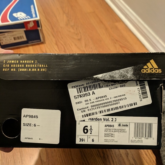 adidas Harden Vol. 2 basketball shoes - like new - Picture 2 of 2